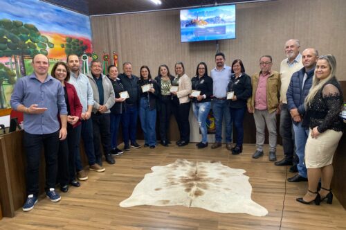 Câmara homenageia Conselheiros Tutelares em sessão ordinária