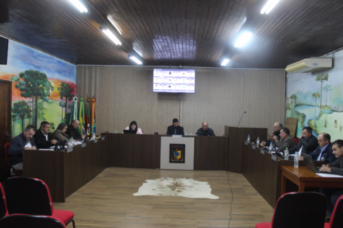 Câmara aprova projetos para servidores, hospital e magistério