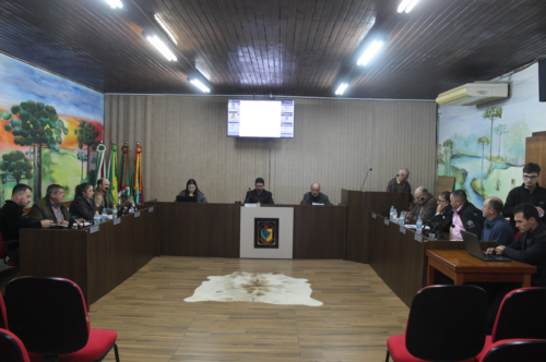 Câmara aprova cinco projetos e vereadores destacam demandas da comunidade durante sessão ordinária
